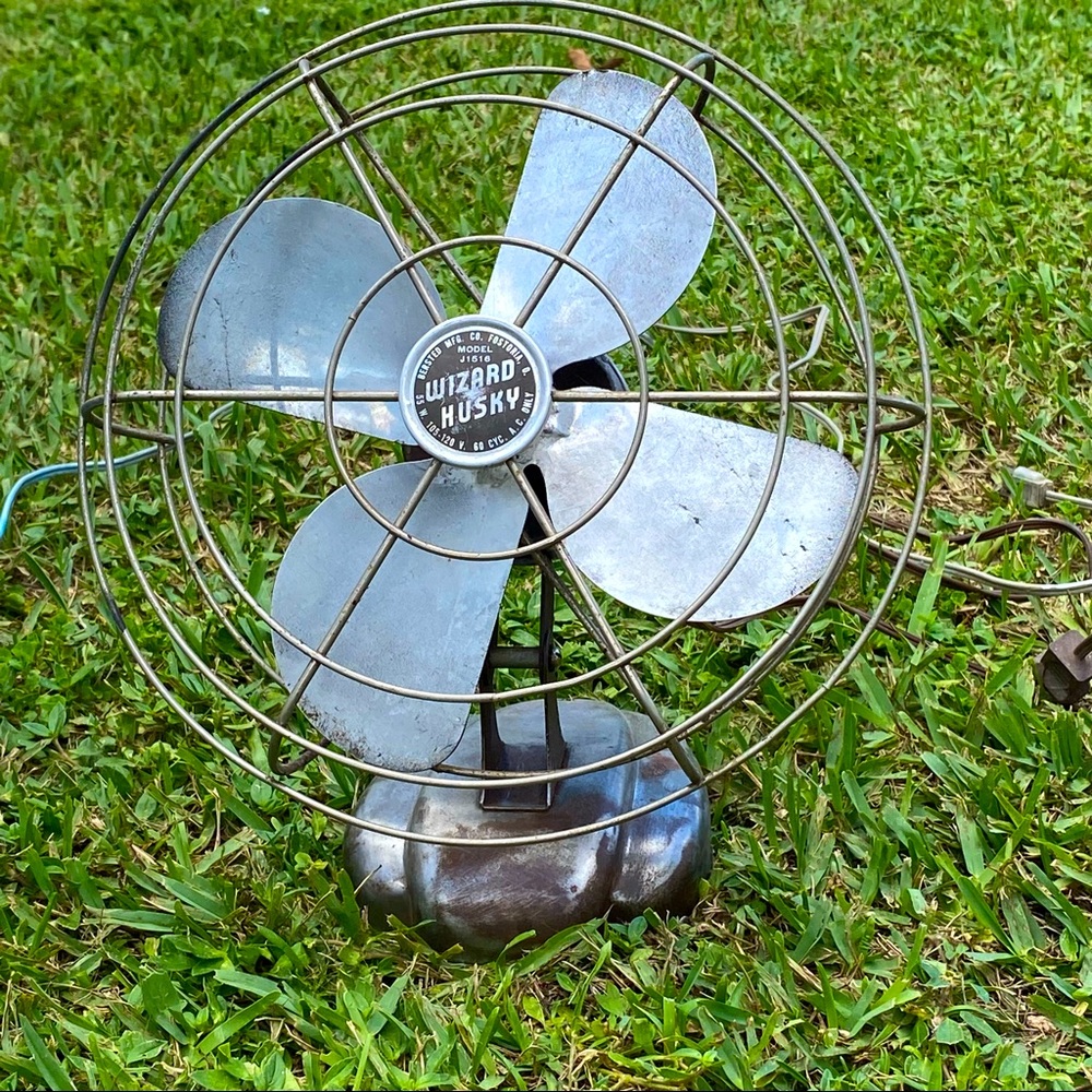 WIZARD HUSKY MID CENTURY MODERN FAN 💨💨💨COMMENT BELOW WITH QUESTIONS ⬇️ ⬇️ ⬇️